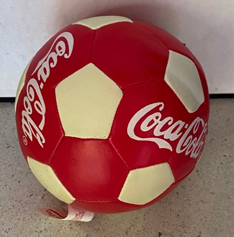 9745-1 € 5,00 coca cola bal rood wit.jpeg